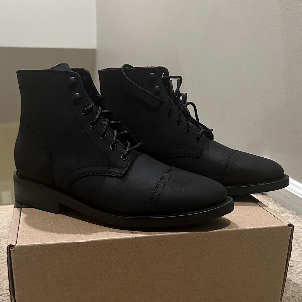 Black Men's Lace-Up Boots